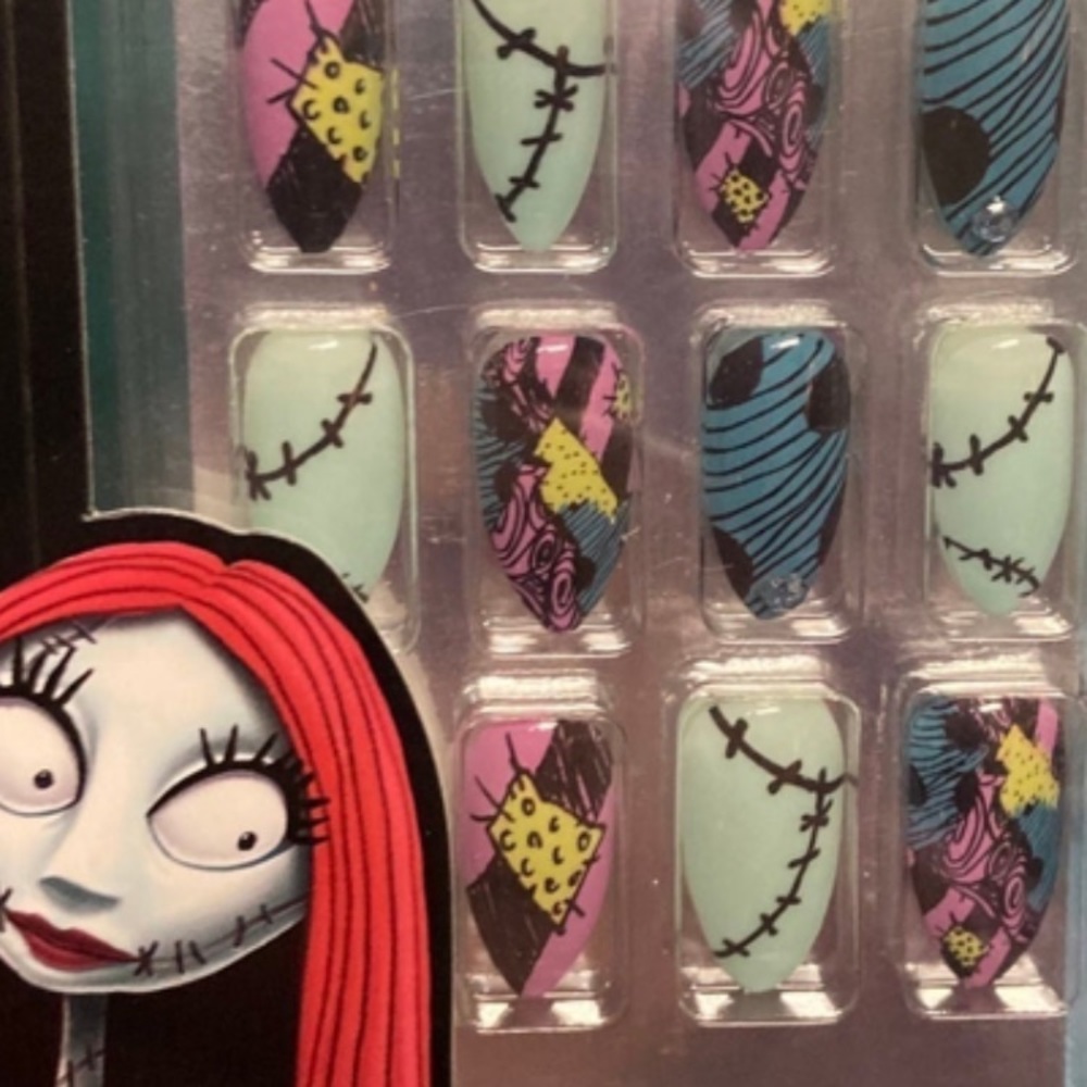 New Nightmare before Christmas Makeup Set.  Sold - Picture 7 of 13